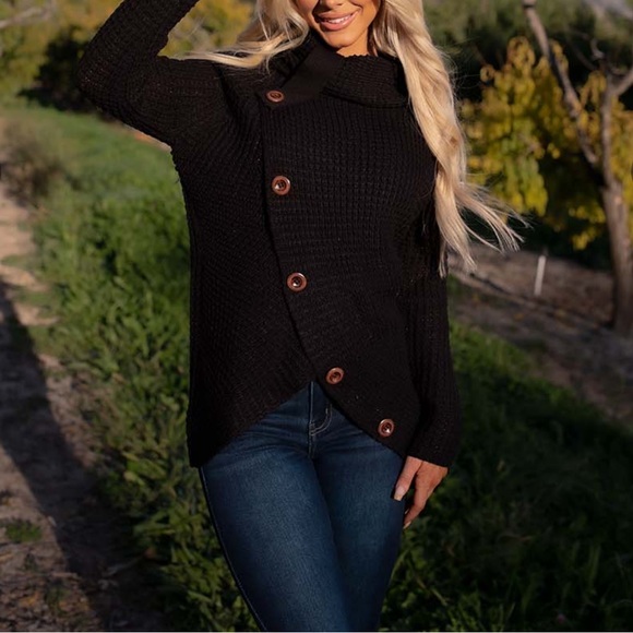 29 ✨RESTOCKED✨Fabulous Asymmetrical Boho Sweater - Picture 4 of 7